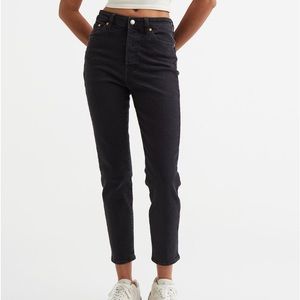 H&M Ultra High Waist Mom Jeans Black 6
